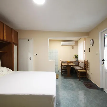 Apartman Gabriel Podgora Exterior photo